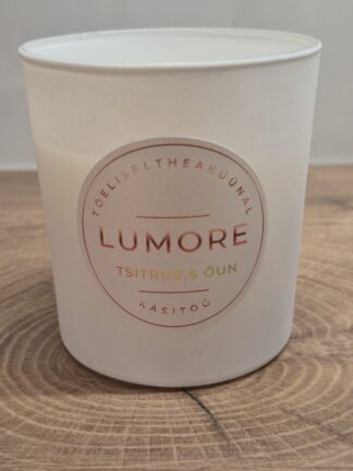 valges klaasis sojavahast küünal "tsitrus ja õun"