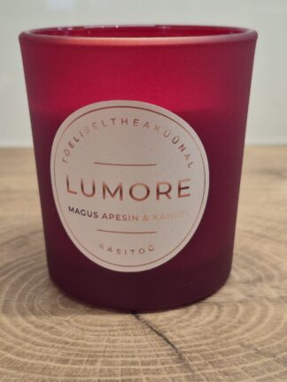 punases klaasis sojavahast lõhnaküünal "magus apelsin ja kaneel"